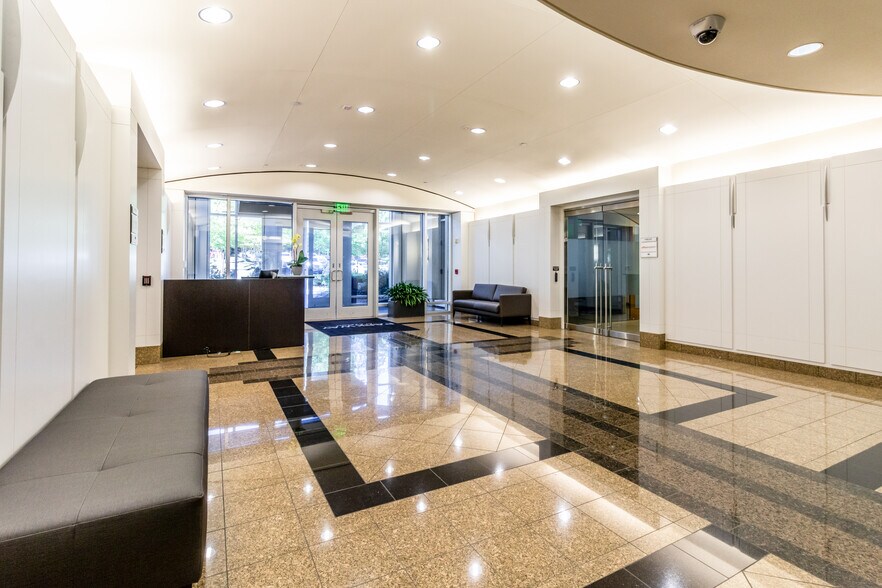 More Photos Of 11720 Amberpark Dr, Alpharetta Unknown For Lease