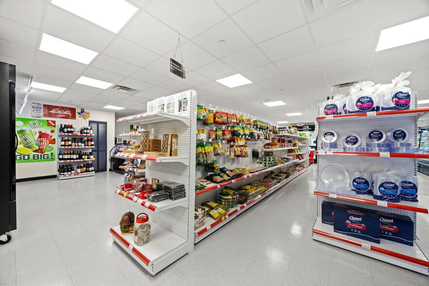 More Photos Of 470 Mediterranean Dr, McKinney Storefront For Lease