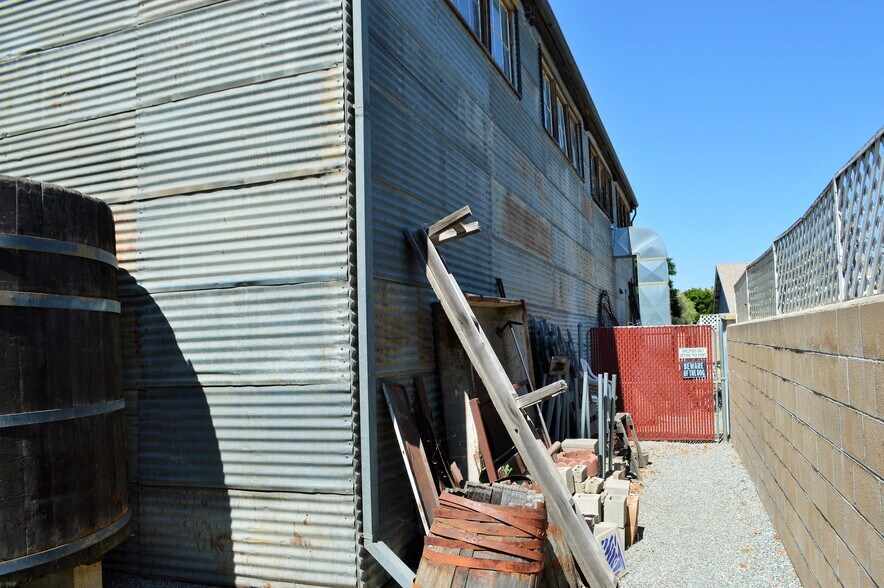 More Photos Of 2750 W Devonshire Ave, Hemet Freestanding For Sale