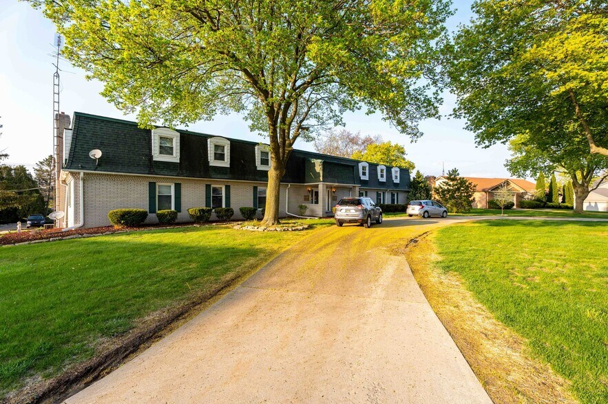 More Photos Of 5313 Territorial Rd, Grand Blanc Apartments For Sale