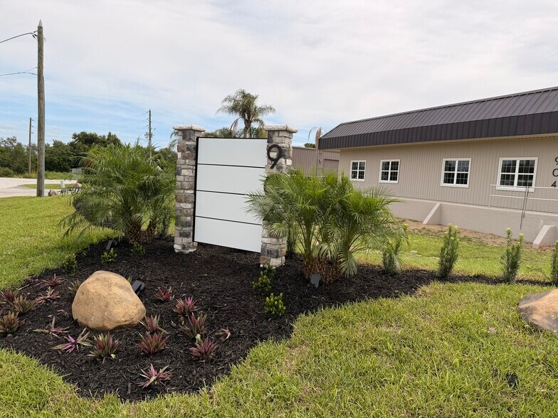 More Photos Of 904 Jan-Mar Ct, Clermont Flex For Lease