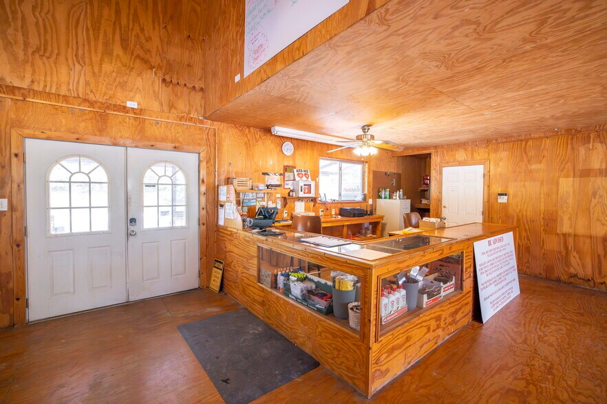 More Photos Of 7308 River Rd, New Braunfels Sports And Entertainment For Sale