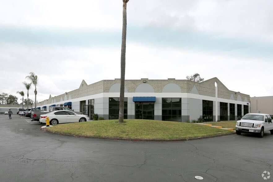 More Photos Of 8545 Arjons Dr, San Diego Unknown For Lease