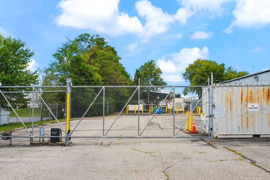 More Photos Of 2800 Diode Ln, Louisville Warehouse For Sale