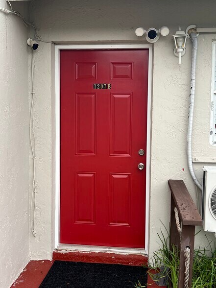 More Photos Of 1207 NE 1st Ave, Homestead Multifamily For Sale