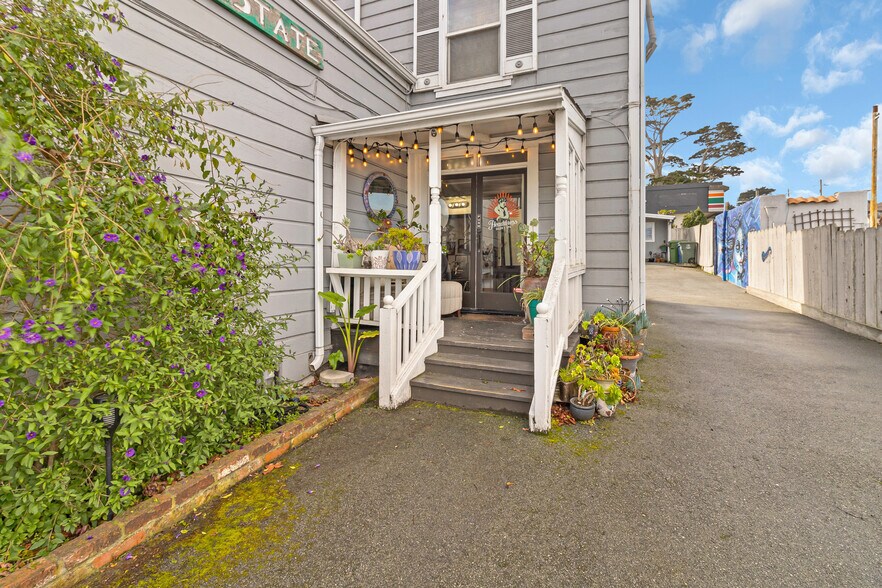 More Photos Of 883 Lighthouse Ave, Monterey General Retail For Sale