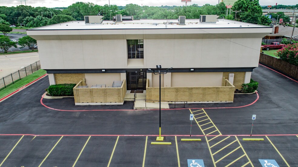 More Photos Of 6464 Brentwood Stair Rd, Fort Worth Office For Sale