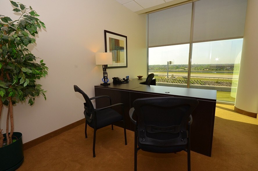 More Photos Of 5900 S Lake Forest Dr, McKinney Office For Lease