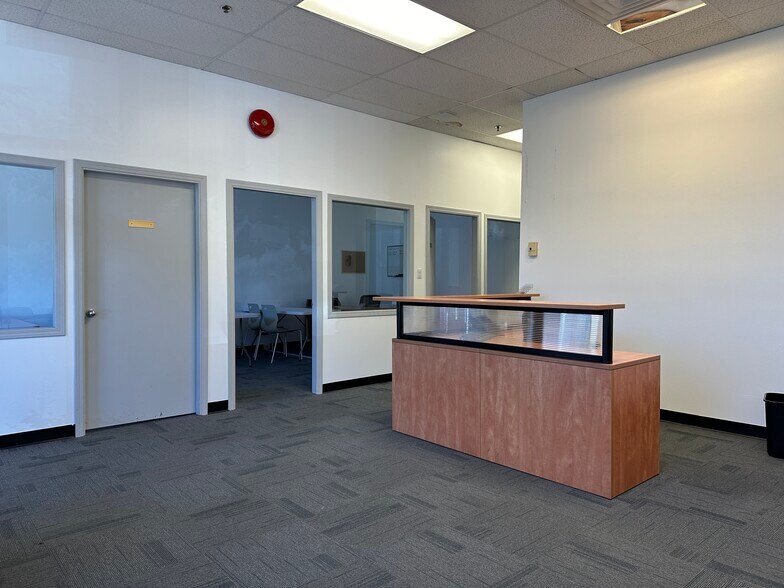 More Photos Of 140 Terminal Ave, Nanaimo General Retail For Lease