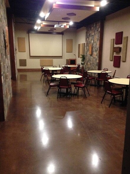 More Photos Of 7424 Victor Mendon Rd, Victor Flex For Lease