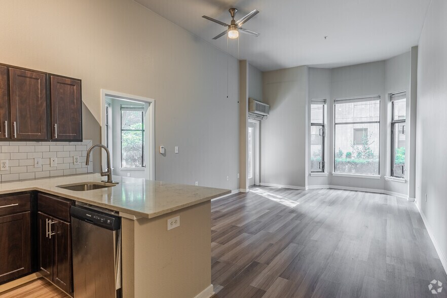 More Photos Of 1102 NW Lovejoy St, Portland Apartments For Lease
