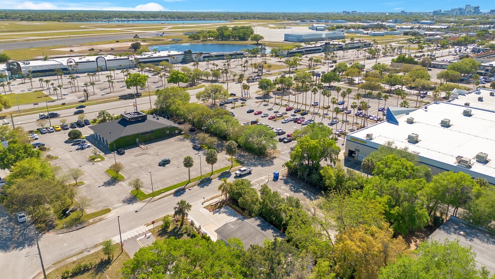 More Photos Of 4749 Hargrave St, Orlando Medical For Lease