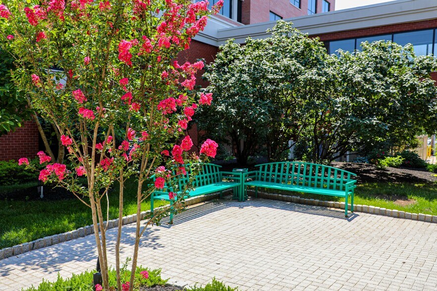 More Photos Of 100 Painters Mill Rd, Owings Mills Office For Lease