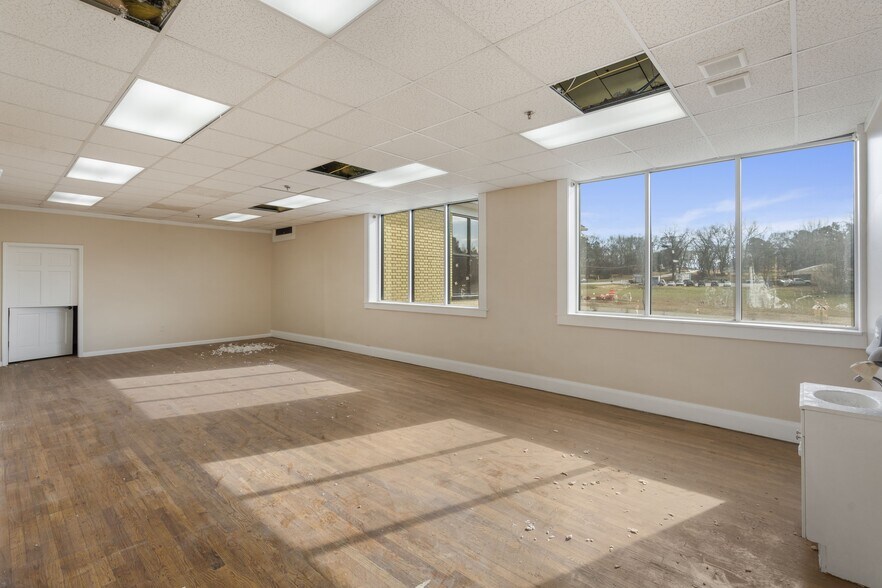 More Photos Of 3955 Highway 53, Hoschton Freestanding For Sale