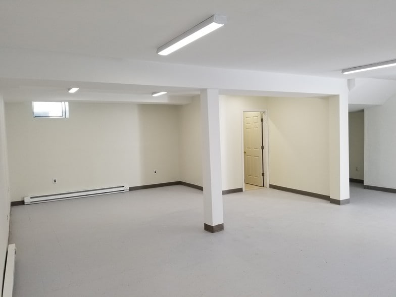 More Photos Of 1029 W Jericho Tpke, Smithtown Showroom For Sale