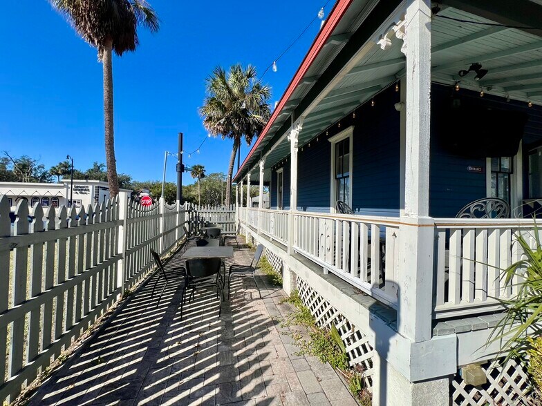More Photos Of 117 S French Ave, Sanford Restaurant For Lease