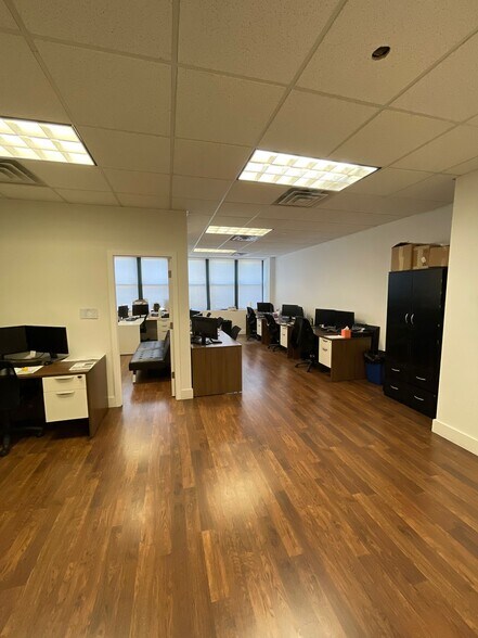 More Photos Of 164 20th St, Brooklyn Office For Lease