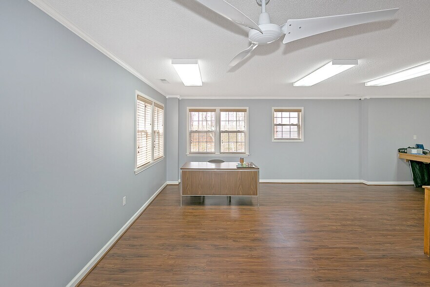 More Photos Of 361 Holcombe Rd, Bremen Warehouse For Lease