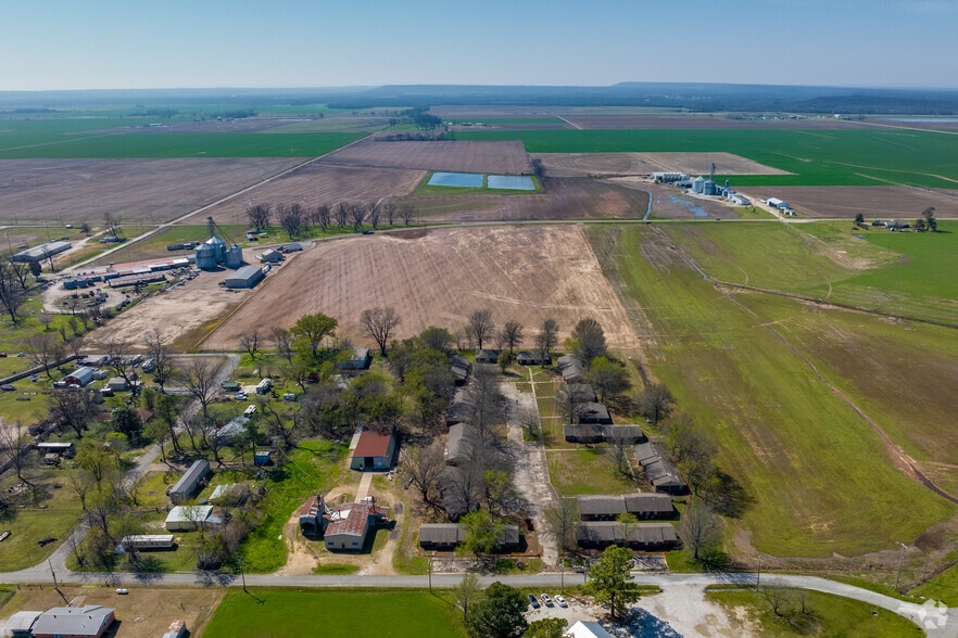 More Photos Of 100 W. Oak St., Webbers Falls Apartments For Sale