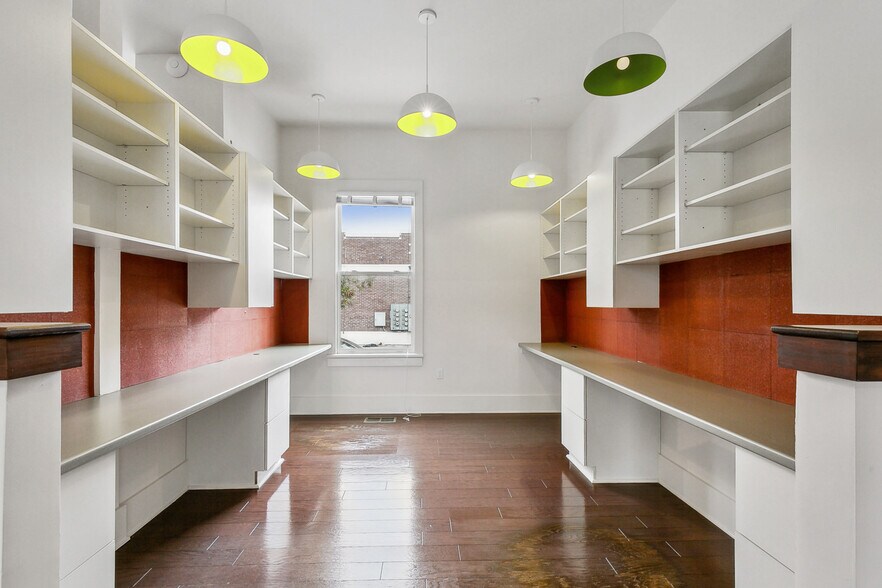 More Photos Of 2100 OC Haley Blvd, New Orleans Storefront For Lease