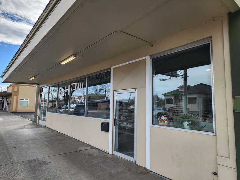 More Photos Of 720 6th St, Clarkston Medical For Sale