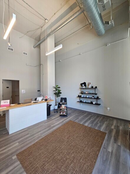 More Photos Of 1776 Curtis St, Denver Apartments For Lease