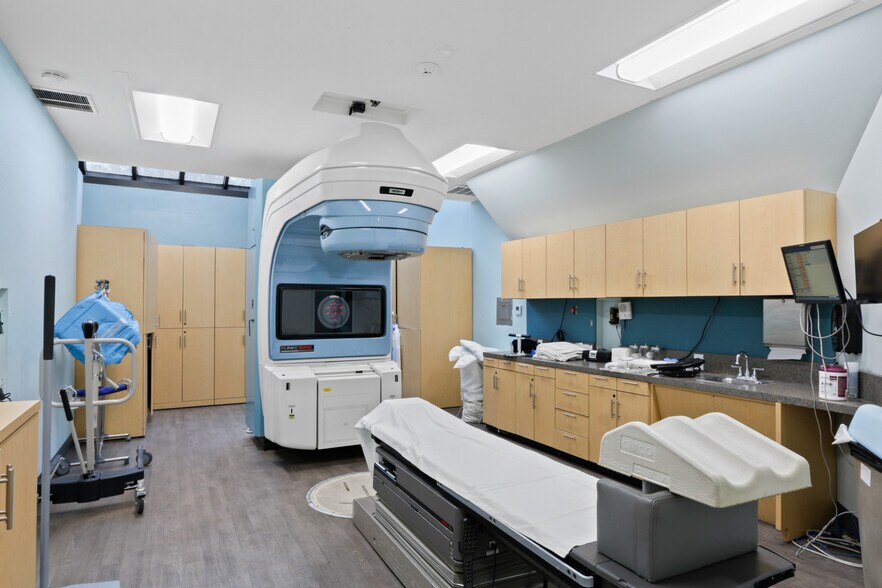 More Photos Of 120 W Beverly Blvd, Montebello Medical For Sale