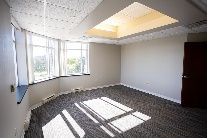 More Photos Of 19105 W Capitol Dr, Brookfield Medical For Lease