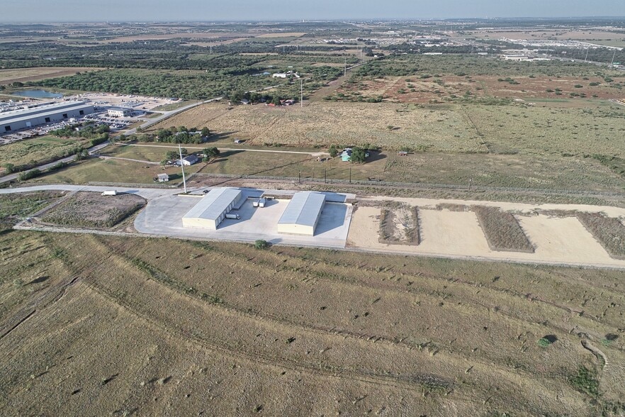 More Photos Of 6750 S Old Bastrop Hwy, San Marcos Unknown For Lease