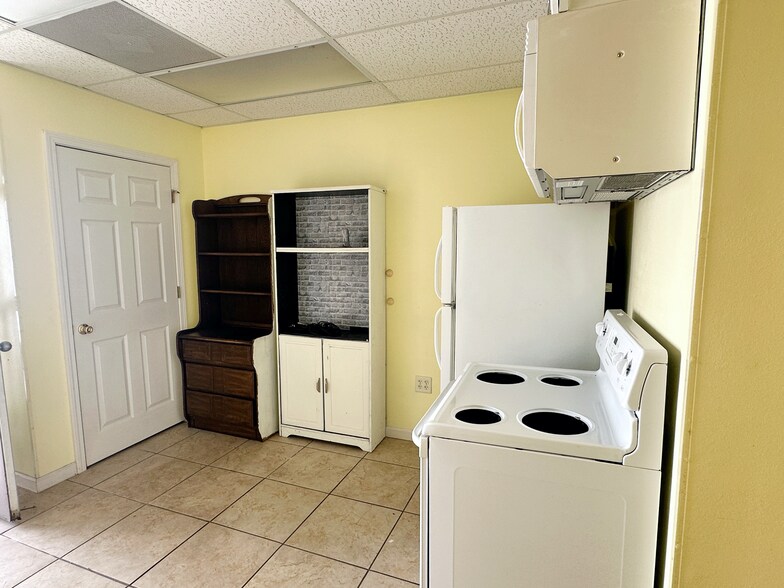 More Photos Of 105 N Main St, Atmore Office For Sale