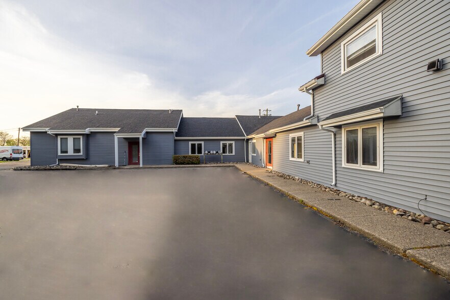 More Photos Of 628 E Main St, Palmyra Medical For Sale