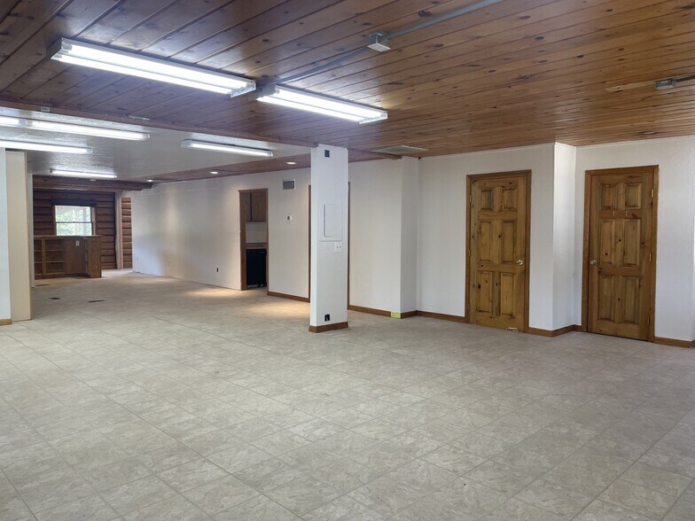 More Photos Of 115 Phillips St, Canyonville General Retail For Sale