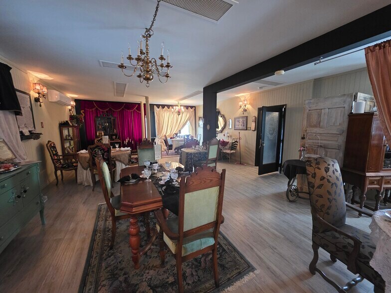 More Photos Of 57 Division St, Welland Storefront Retail Residential For Sale