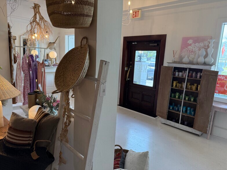More Photos Of 1219 N Orange Ave, Orlando Storefront Retail Office For Lease