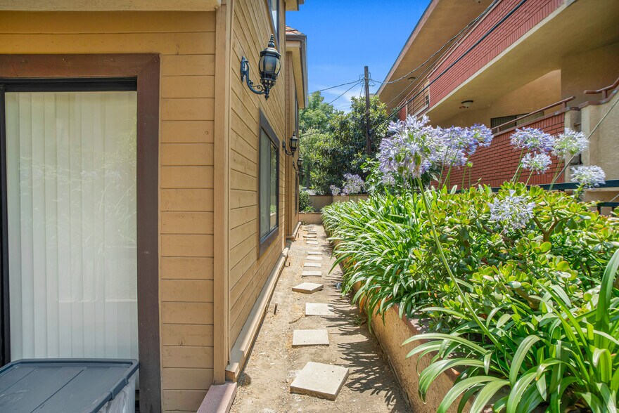 More Photos Of 1207 N Columbus Ave, Glendale Apartments For Sale