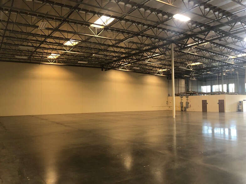 More Photos Of 120 Calle Iglesia, San Clemente Warehouse For Lease
