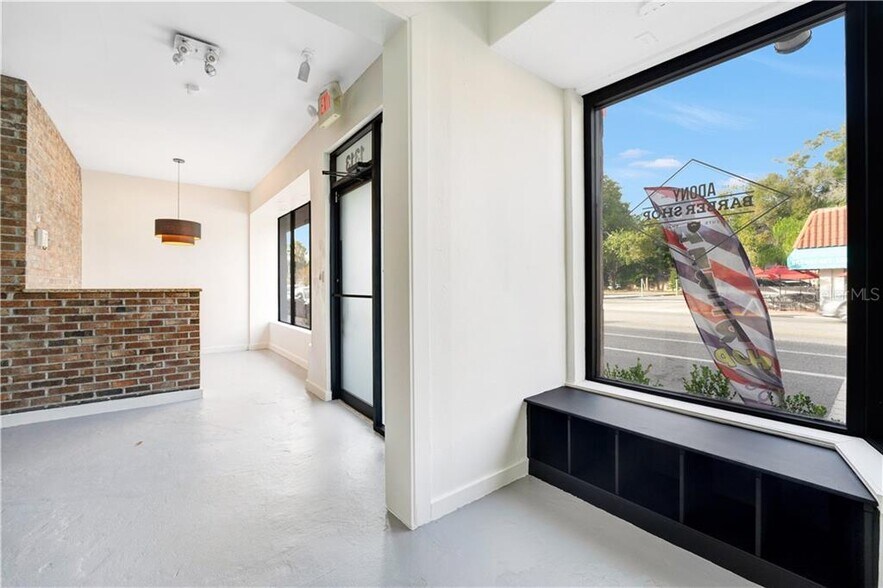 More Photos Of 1313 Edgewater Dr, Orlando Storefront For Lease