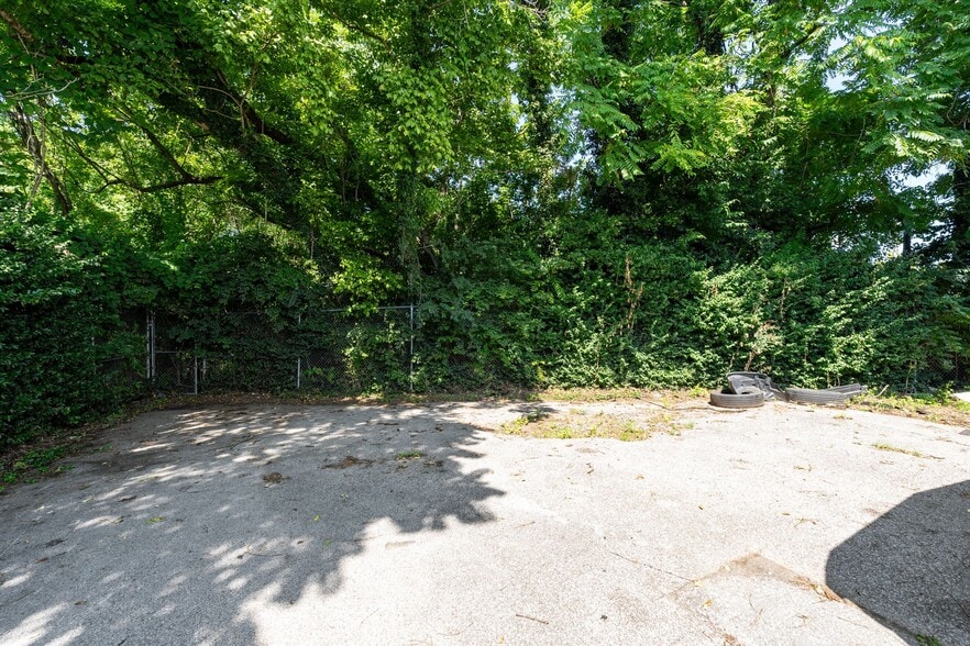 More Photos Of 5409 Charlotte Pike, Nashville Auto Dealership For Lease