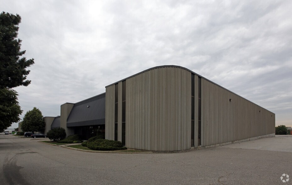Primary Photo Of 1040-1048 Ronsa Ct, Mississauga Warehouse For Lease