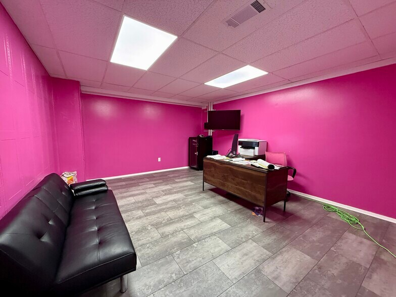 More Photos Of 2031-2033 ELLISVILLE Blvd, Laurel Flex For Sale