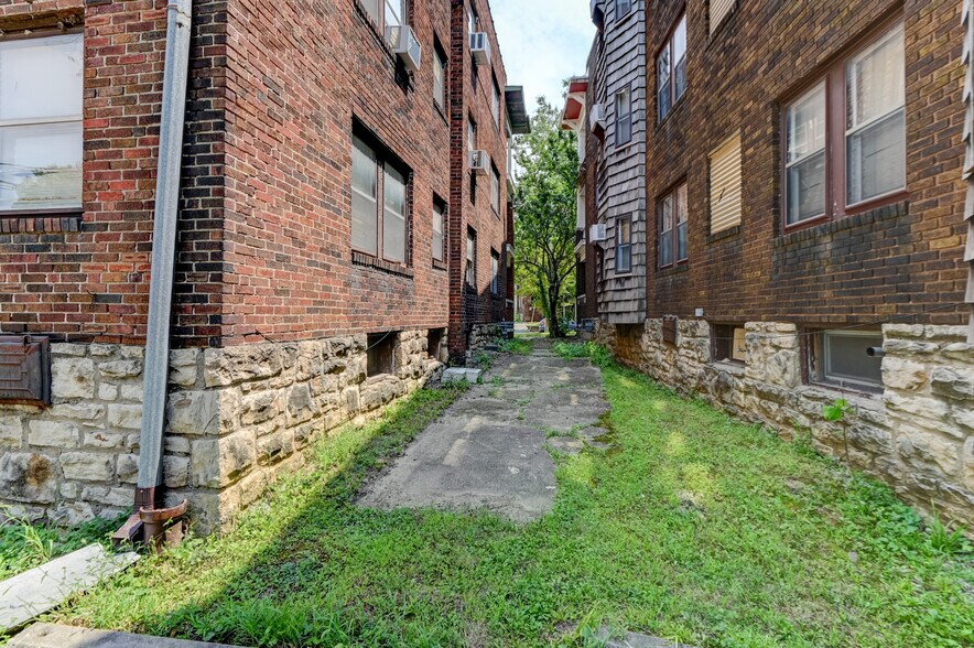 More Photos Of 2734 Charlotte St, Kansas City Apartments For Sale