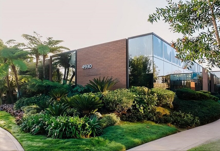 Primary Photo Of 4930 Campus Dr, Newport Beach Coworking Space