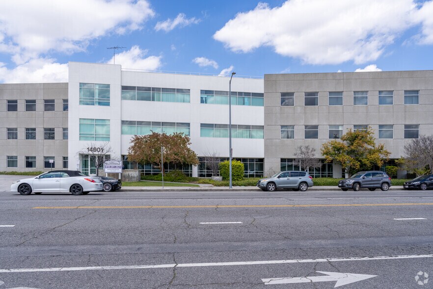 More Photos Of 14901 Rinaldi St, Mission Hills Medical For Lease