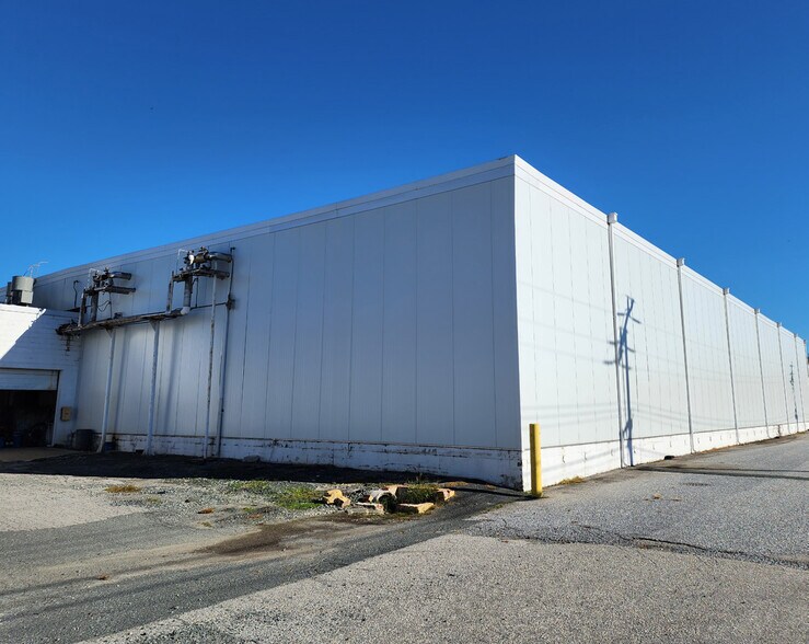 More Photos Of 502 Factory Ave, Ridgely Industrial For Sale