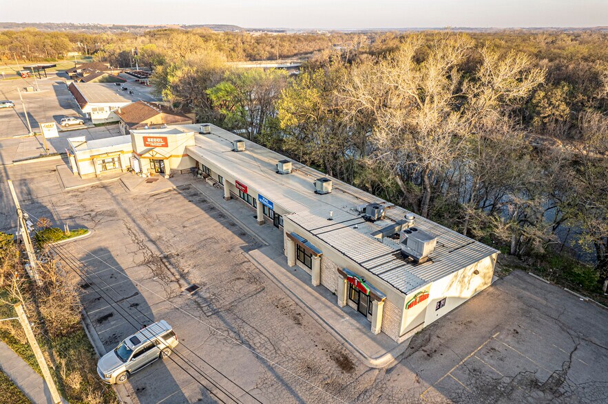 More Photos Of 204 E Grant Ave, Junction City Storefront For Sale