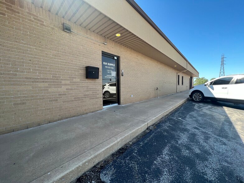 More Photos Of 103 E Gary Blvd, Clinton Medical For Sale