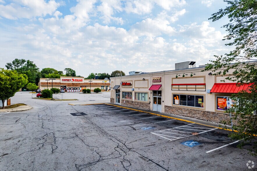 More Photos Of 539 Smith St, Providence Supermarket For Lease