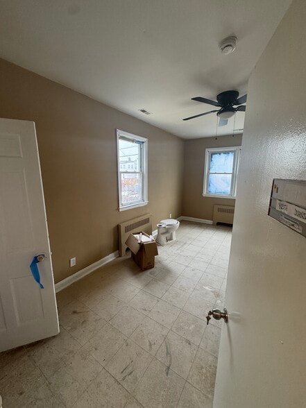 More Photos Of 2449 Shirley Ave, Baltimore Flex For Sale