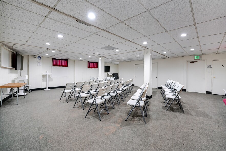 More Photos Of 333 E Colorado St, Glendale Unknown For Lease