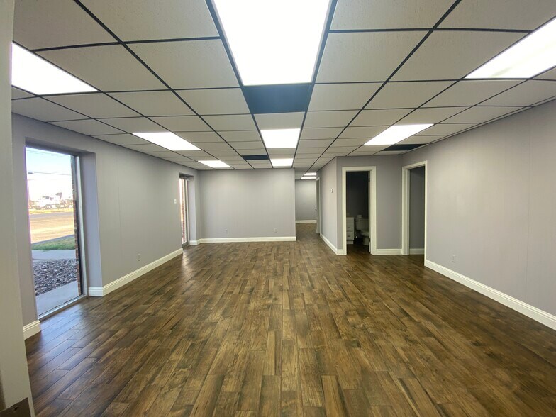 More Photos Of 8326 N County Rd W, Odessa Industrial For Lease